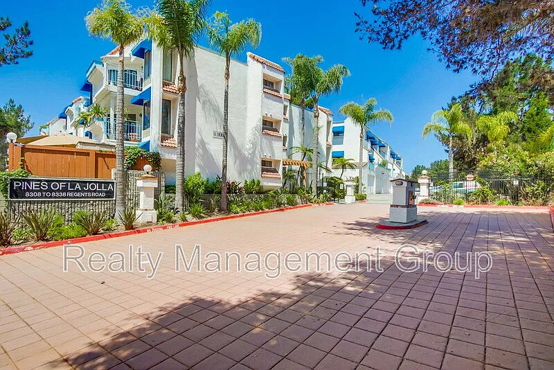 2 bed, 2.0 bath, 866 sqft, $2,950 — Photo 1