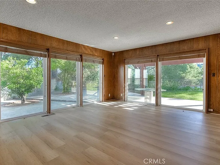16612 Park Lane Cir — Photo 17
