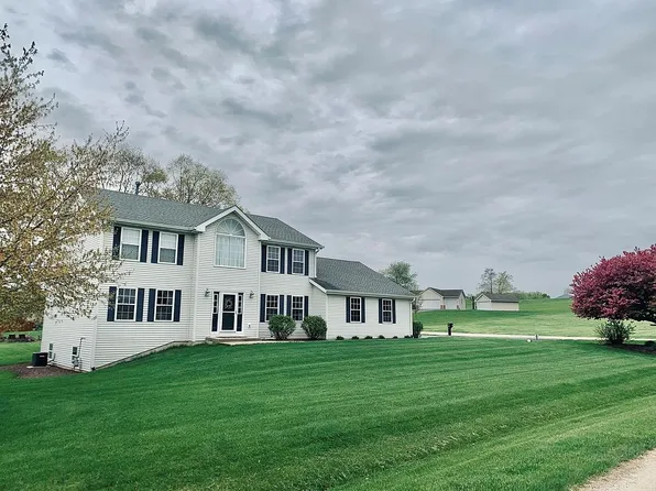 5241 E Walden Rd, Byron, IL 61010