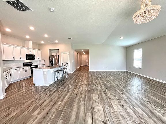 4th image of 12835 Achasta Blvd