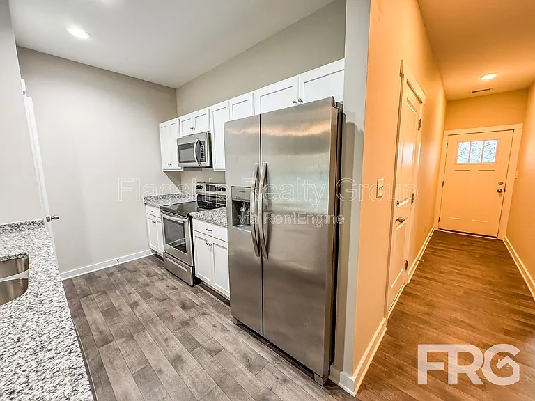 1400 S Taylor St — Photo 12