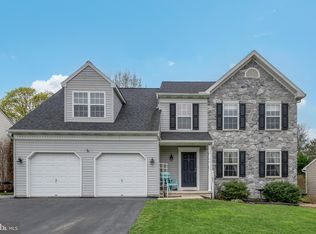8 Carriage Dr, Mountville, PA 17554