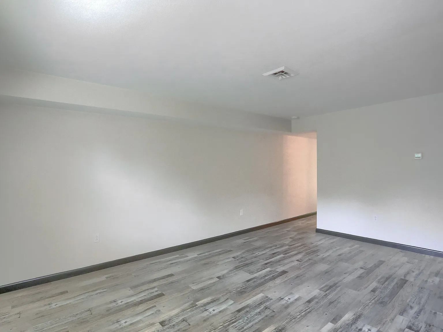 2 bed, 1.5 bath, 1020 sqft, $1,175 — Photo 3