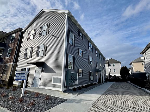 2nd image of 79 School St
