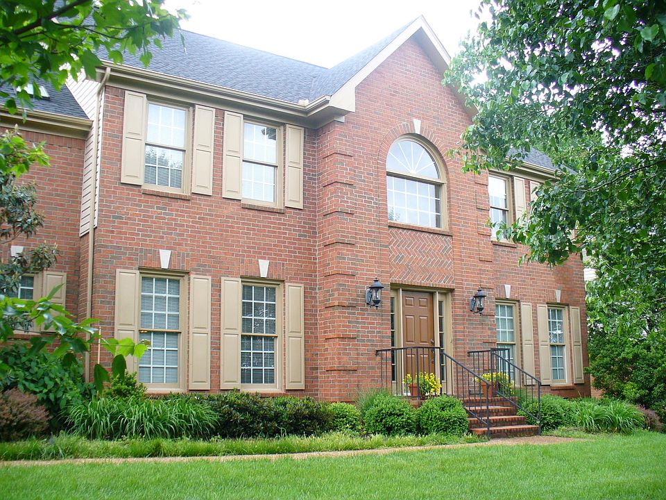 Beautiful home located in Cottonport subdivision.