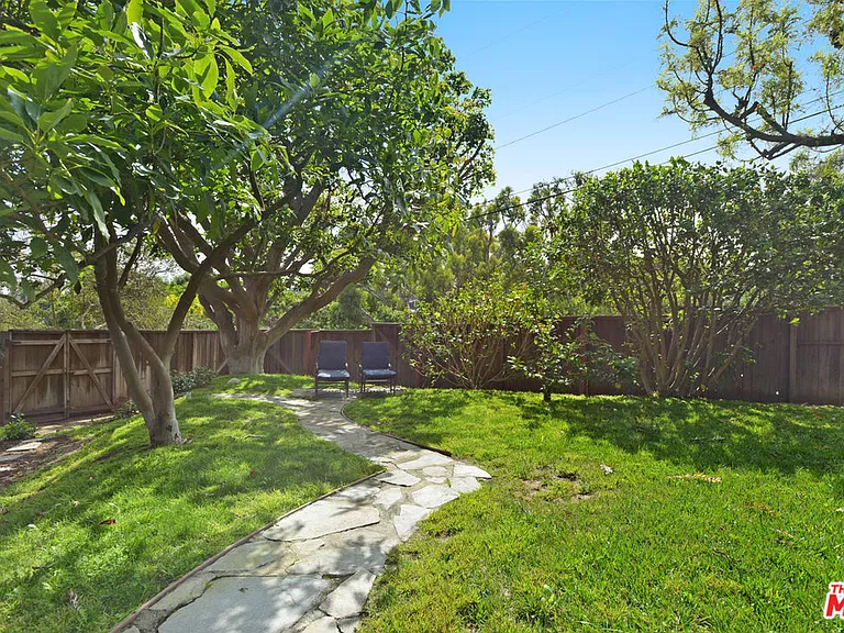 6750 Fernhill Dr — Photo 20