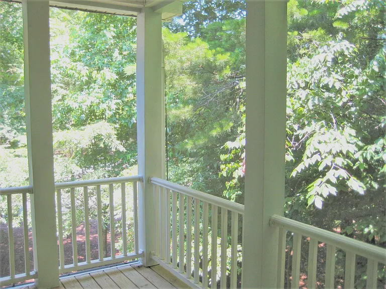 107 Pickering Ln — Photo 12