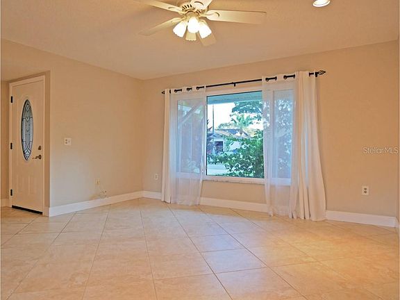 4th image of 109 Hillcrest Dr