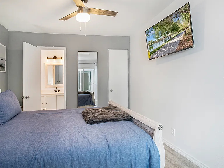 208 Fern St #A — Photo 11