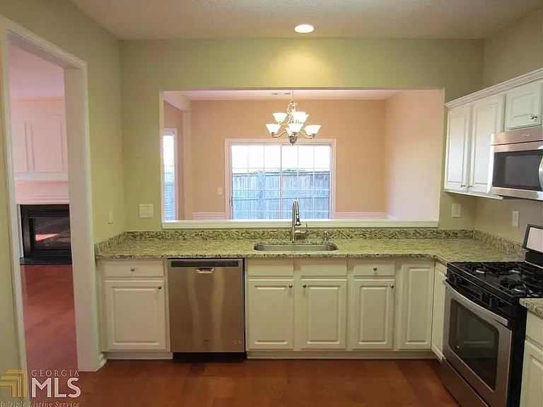 235 Regent Sq — Photo 10