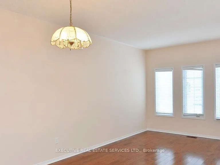 11 Midvale Rd — Photo 8