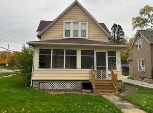421 Morton St, Batavia, IL 60510