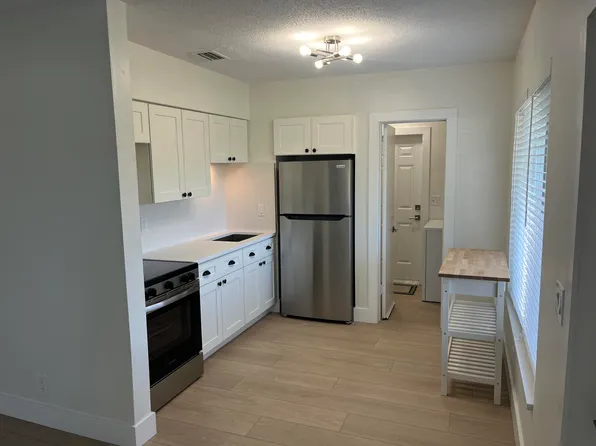 196 NE 28th St, Boca Raton, FL 33431