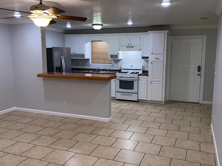 132 S Beverly Ave #132 — Photo 21