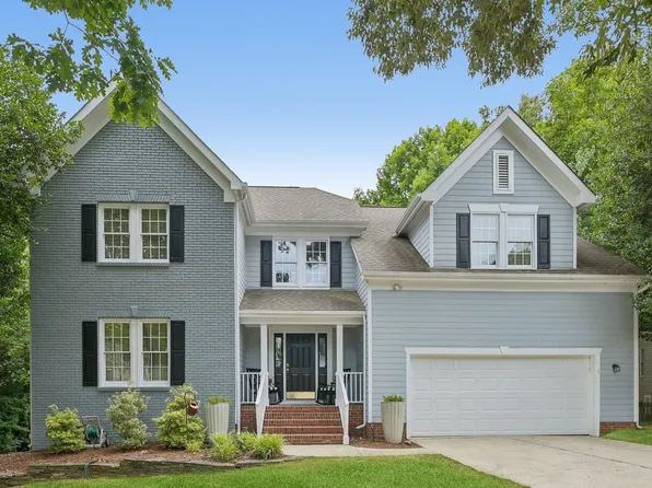 109 Leblanc Ct, Cary, NC 27513