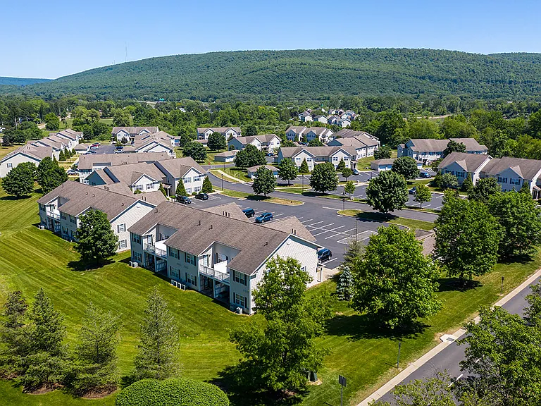 WoodsEdge Apartments — Photo 20
