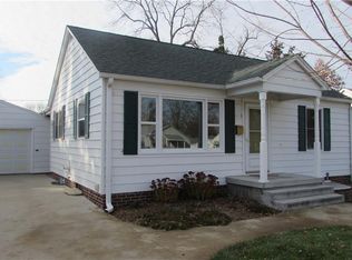 118 S Park Lane Dr, Knoxville, IA 50138