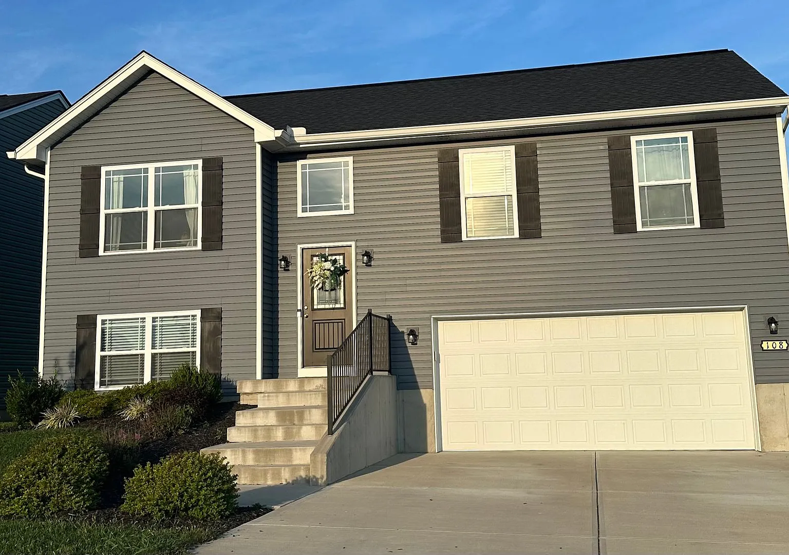 Beautiful 3-Bedroom, 3-Bathroom Home with Neighborhood Pool Access in Williamstown, KY — Photo 1
