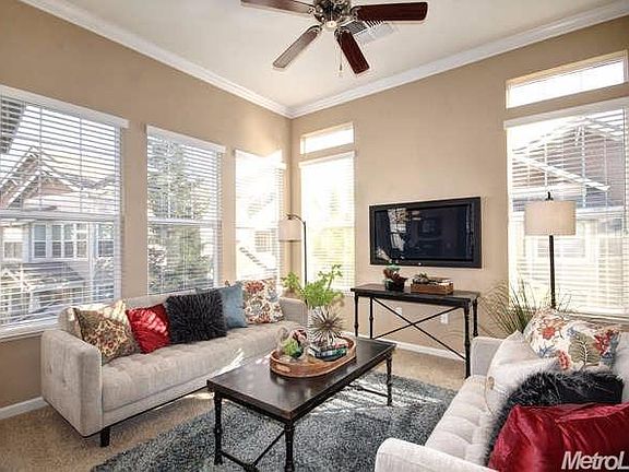 3rd image of 2883 Brighton Beach Way