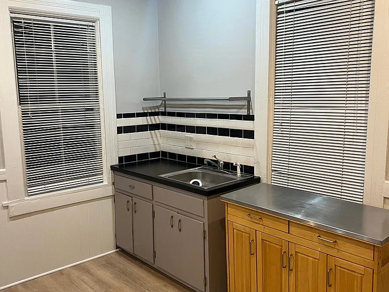 3909 Bridge Ave — Photo 15