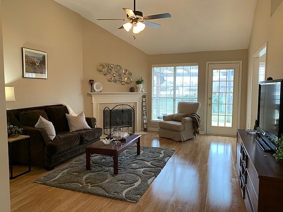 2nd image of 7689 Parkmont Dr