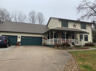 806 Edgewood Dr, Mahomet, IL 61853