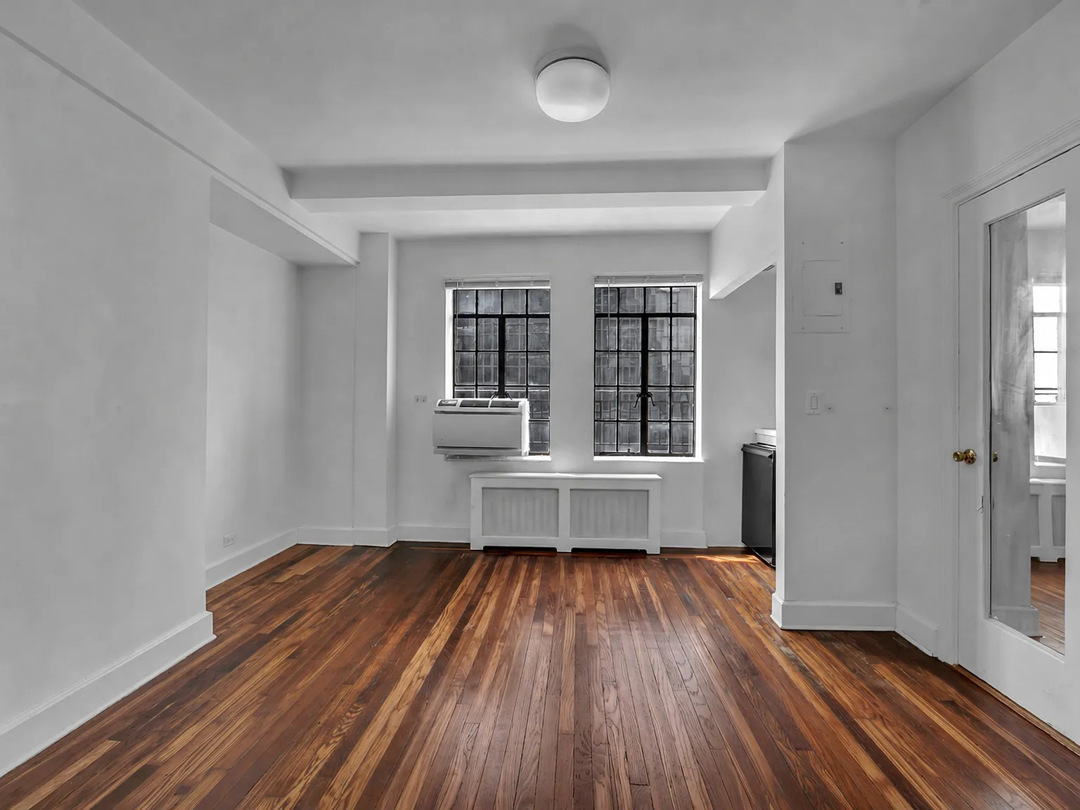 5 Tudor City Place — Photo 2