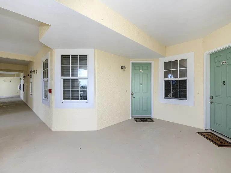 8581 Amberjack Cir #303 — Photo 4