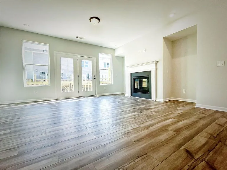 2676 Whistler Way NE — Photo 4