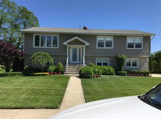 48 Rosalyn Ct, Long Branch, NJ 07740