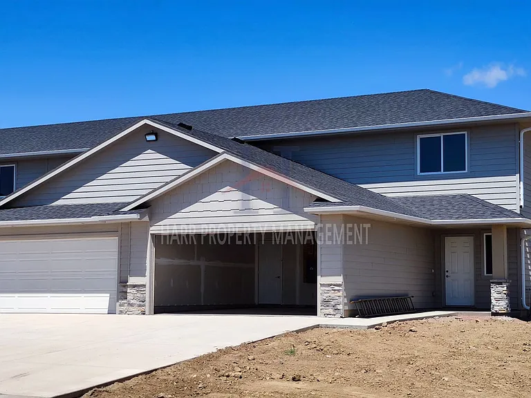 Sundance Ridge / Hitching Place — Photo 2