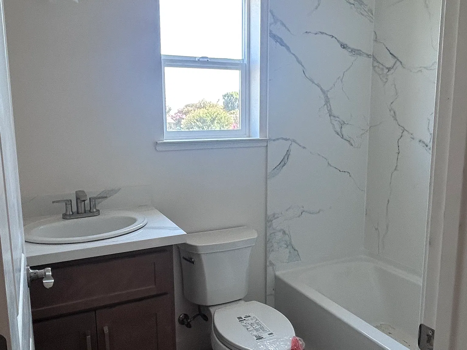 3 bed, 1.5 bath, 1300 sqft, $2,750 — Photo 4