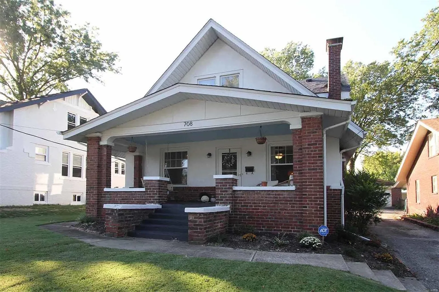 708 Chapman St photo 1