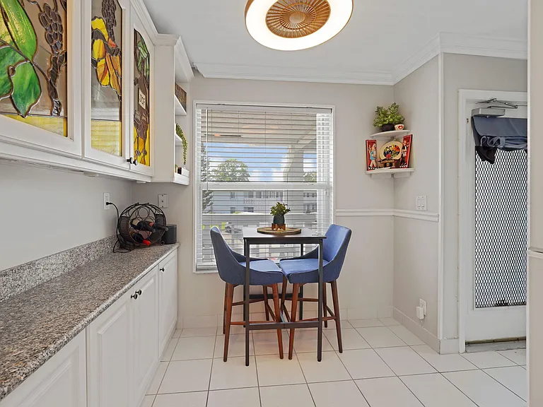 2835 SW 13th St #201 — Photo 4