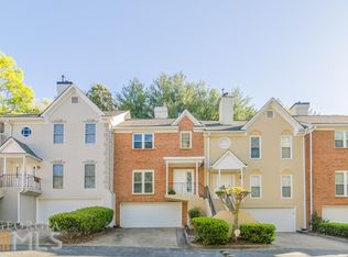 9 Forest Ridge Ct, Sandy Springs, GA 30350