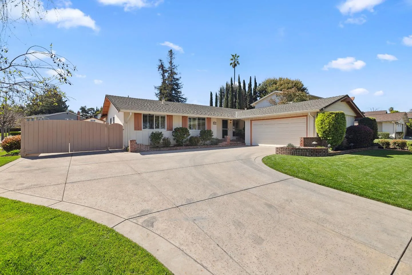 2648 Peartree Ln photo 1