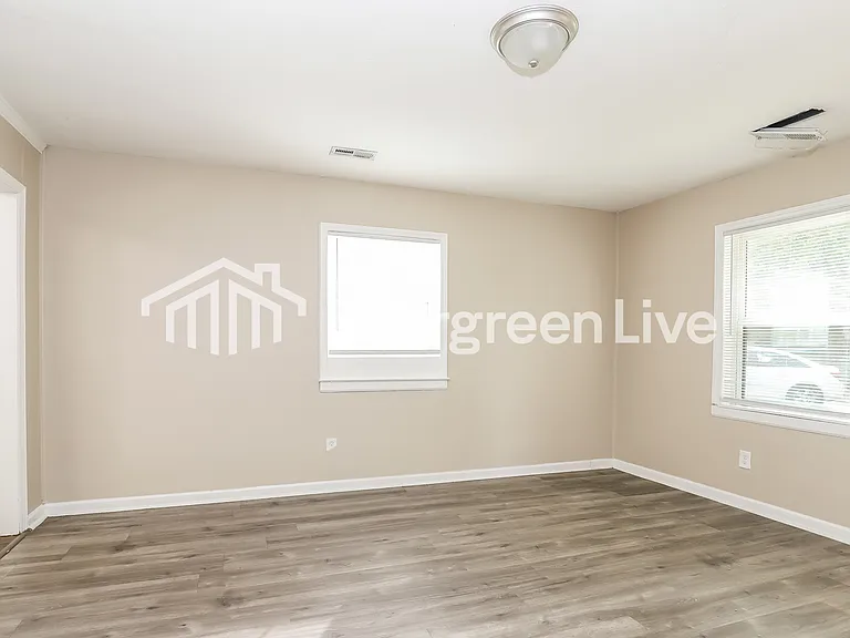 107 Camden Cir — Photo 9