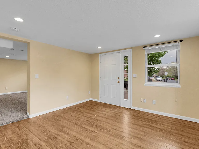 5454 S Elmwood St #5454 S ELMWOOD ST — Photo 7