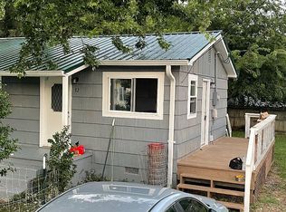 32 2nd St, Waynesville, NC 28786