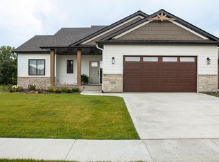 1711 Hadley Creek Dr NE, Rochester, MN 55906