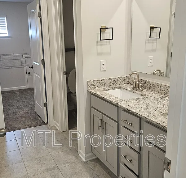 195 Bezelle Ave — Photo 5