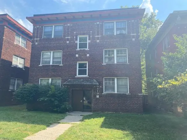 819 E 42nd St APT 1W, Kansas City, MO 64110