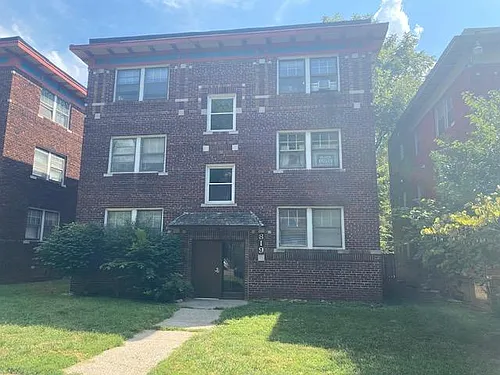 819 E 42nd St Photo 1
