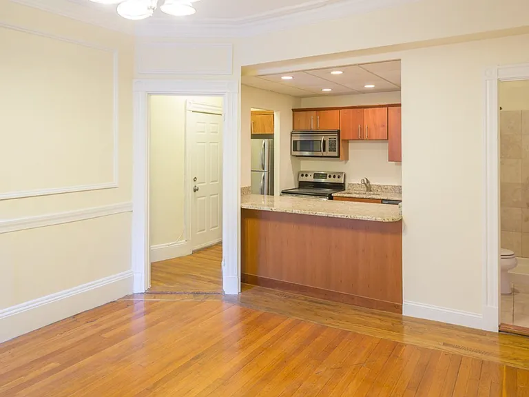154 Newbury St #2AR — Photo 3