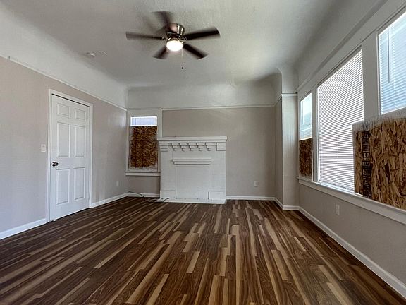2nd image of 215 E Park St #215