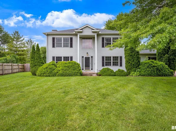 1842 Maple Ave, Galesburg, IL 61401