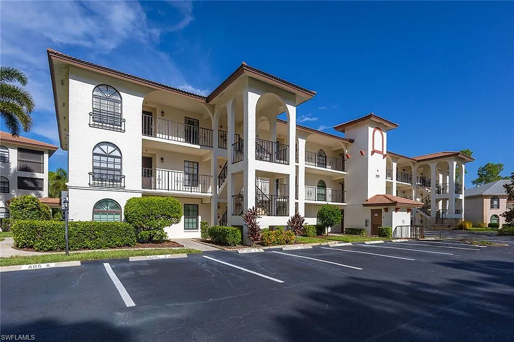 2 bed, 2.0 bath, 1173 sqft, $2,400 — Photo 3