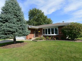 945 Balsam Ln, Bartlett, IL 60103