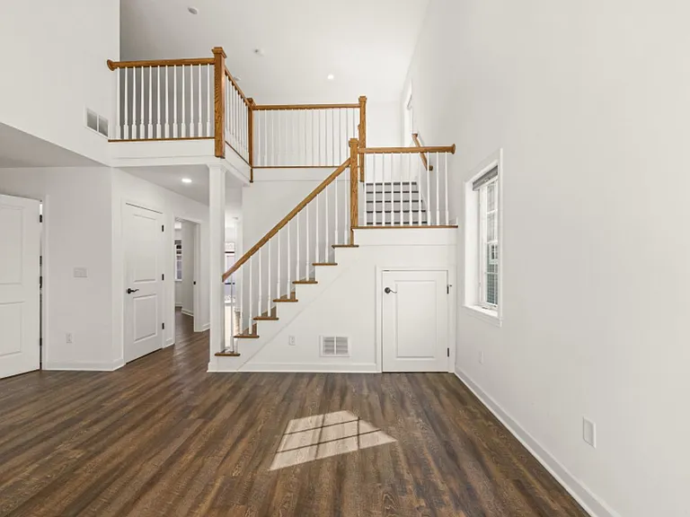 653 Delaware Ave — Photo 2
