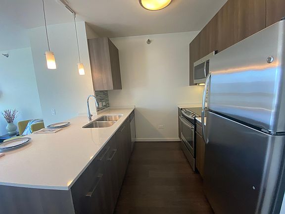 2nd image of 501 N Orleans St #4210